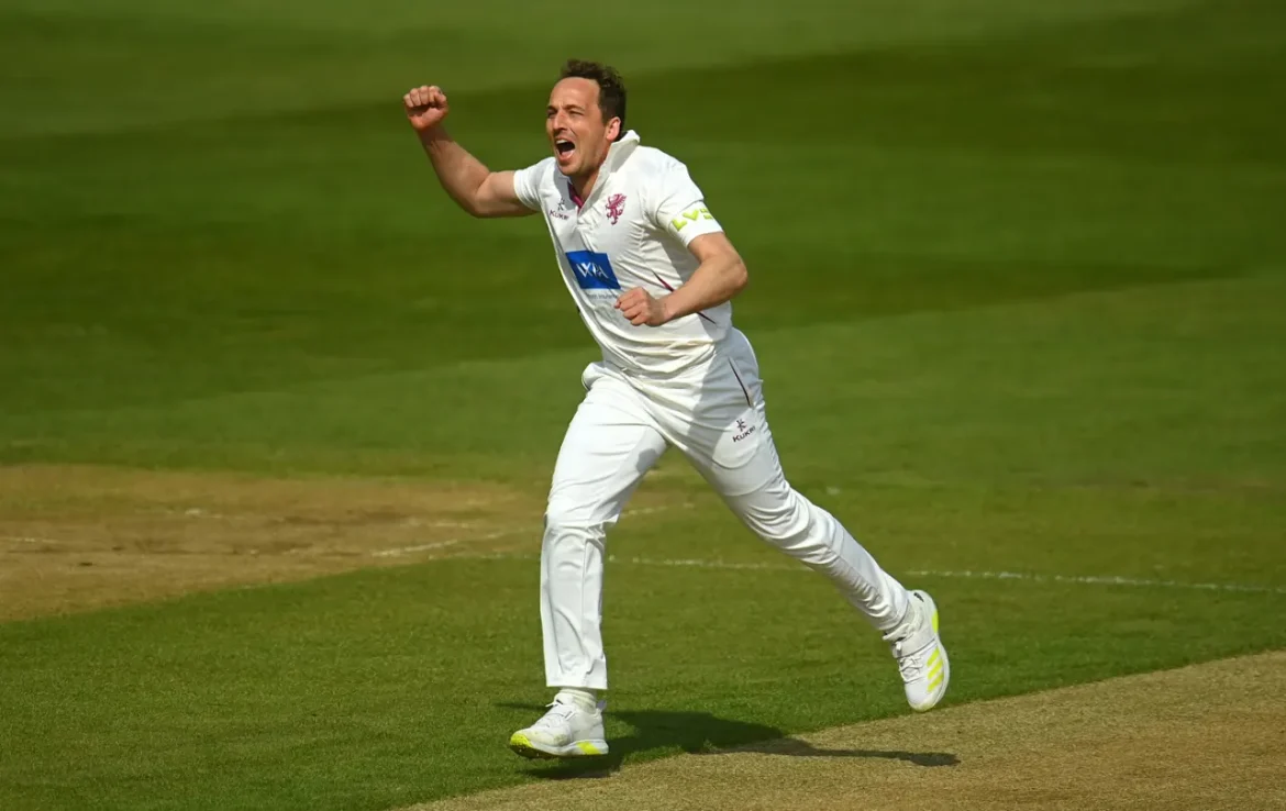 Leicestershire Sign Josh Davey and Jonny Tattersall for Upcoming Season